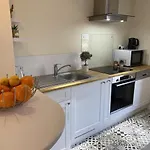 Holiday home Charmante Maison Avec Jardin En Face Du Parc, Proche Commerces Et Attractions Touristiques - Fr-1-489-333