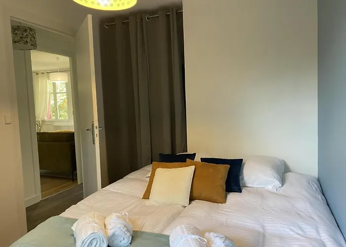 Charmante Maison Avec Jardin En Face Du Parc, Proche Commerces Et Attractions Touristiques - Fr-1-489-333