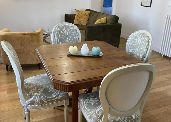 Casa vacanze Charmante Maison Avec Jardin En Face Du Parc, Proche Commerces Et Attractions Touristiques - Fr-1-489-333 Moulins (Allier)