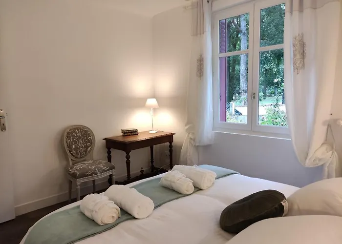 Charmante Maison Avec Jardin En Face Du Parc, Proche Commerces Et Attractions Touristiques - Fr-1-489-333 * Moulins (Allier)