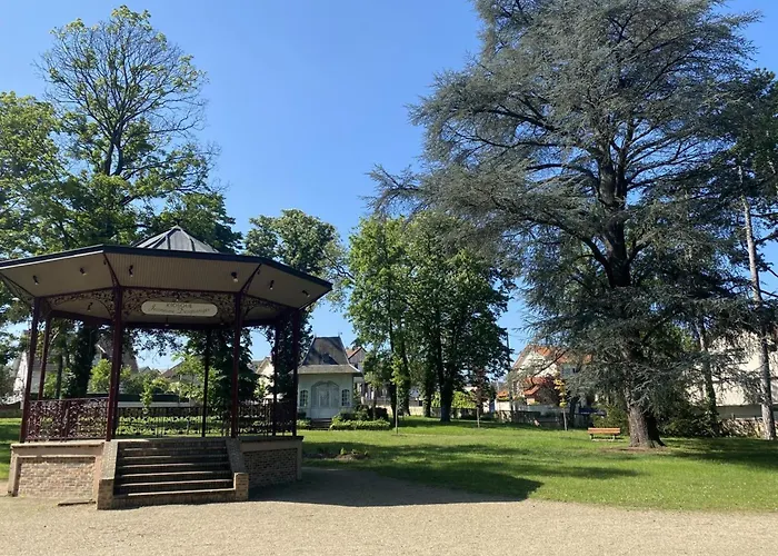 Holiday home Charmante Maison Avec Jardin En Face Du Parc, Proche Commerces Et Attractions Touristiques - Fr-1-489-333 Moulins (Allier)