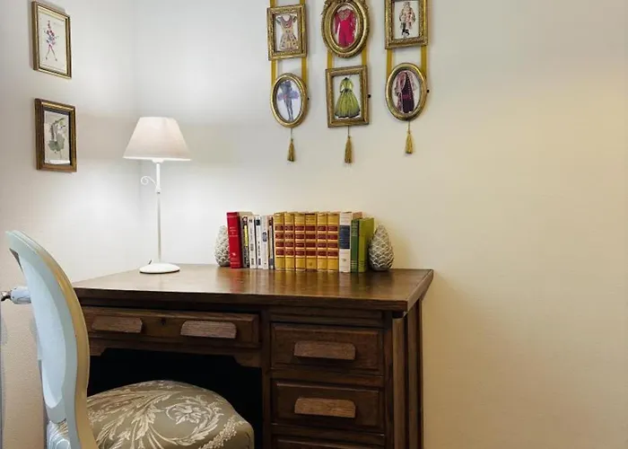 Holiday home Charmante Maison Avec Jardin En Face Du Parc, Proche Commerces Et Attractions Touristiques - Fr-1-489-333 Moulins (Allier)